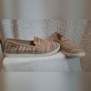 Sanuk Flats Womans 6 Tan Stripes Comfortable Slip-On Loafers Outdoor Casual